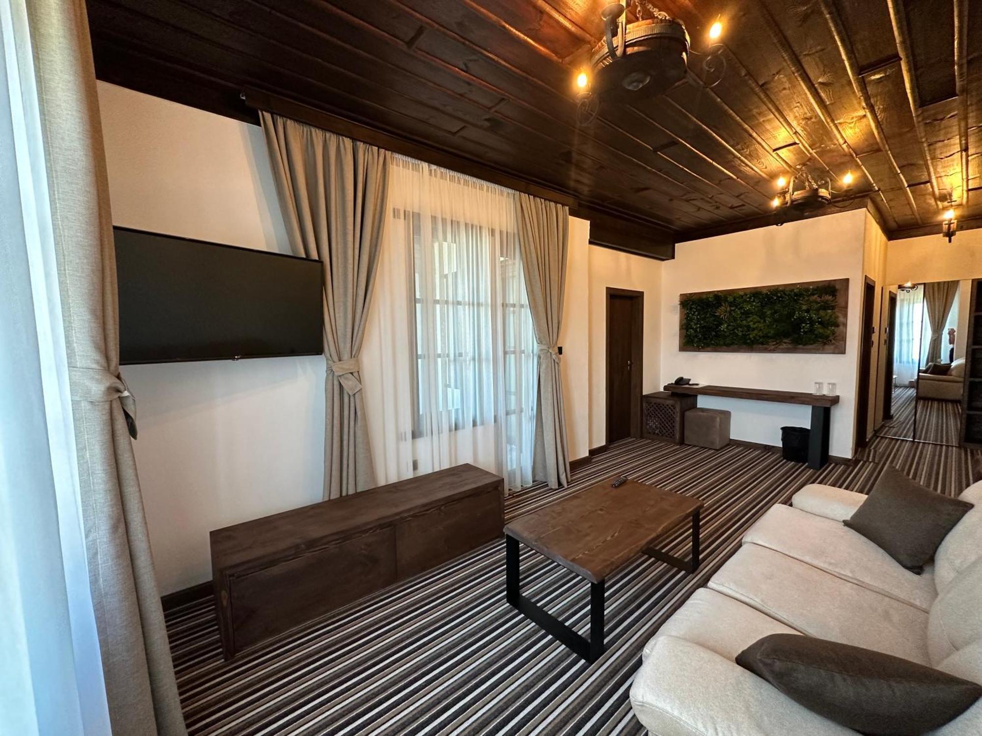 Hotel Leshten Dış mekan fotoğraf