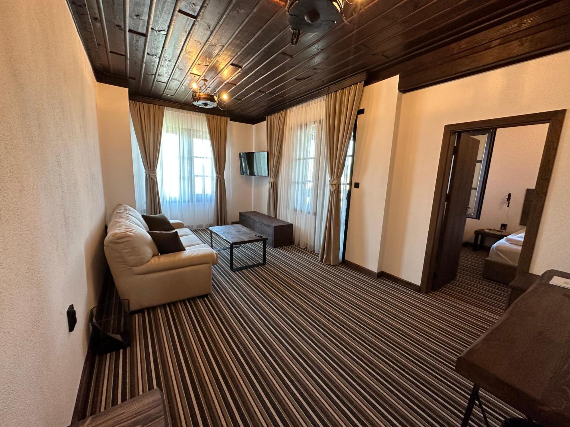 Hotel Leshten Dış mekan fotoğraf
