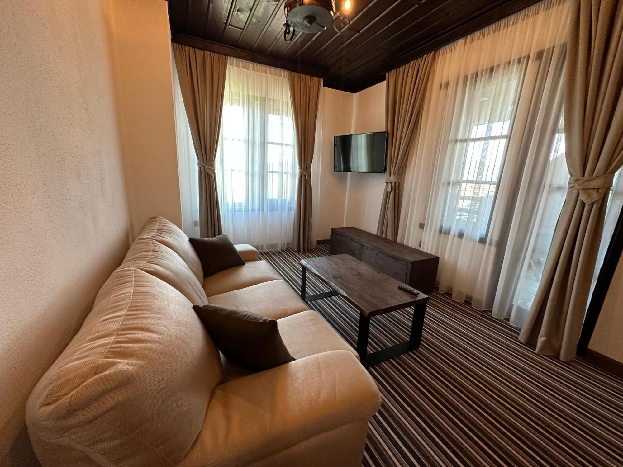Hotel Leshten Dış mekan fotoğraf